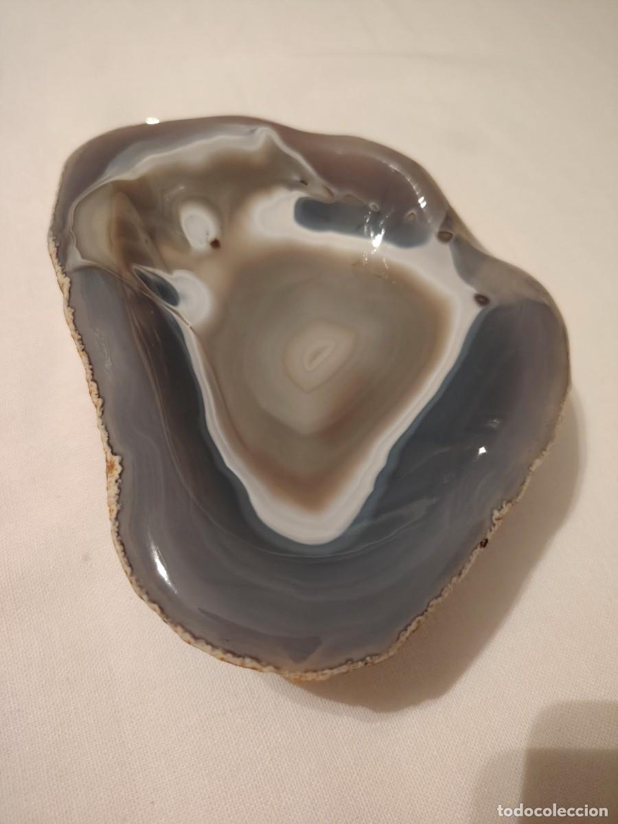 Colecionismo de minerais: Cenicero en piedra de agata