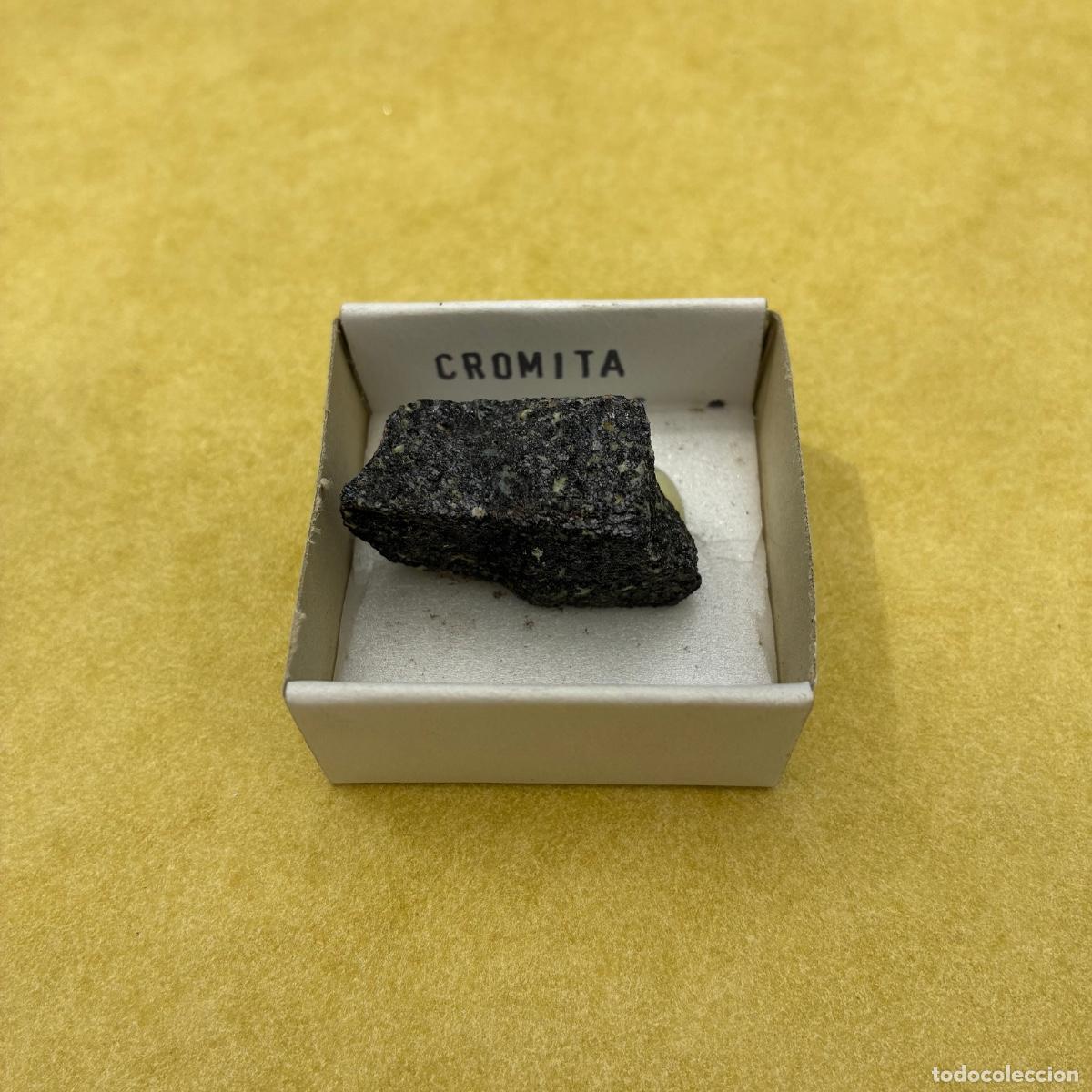 Coleccionismo de minerales: MINERAL CROMITA MINERALES EN CAJAS DE 4x4CM