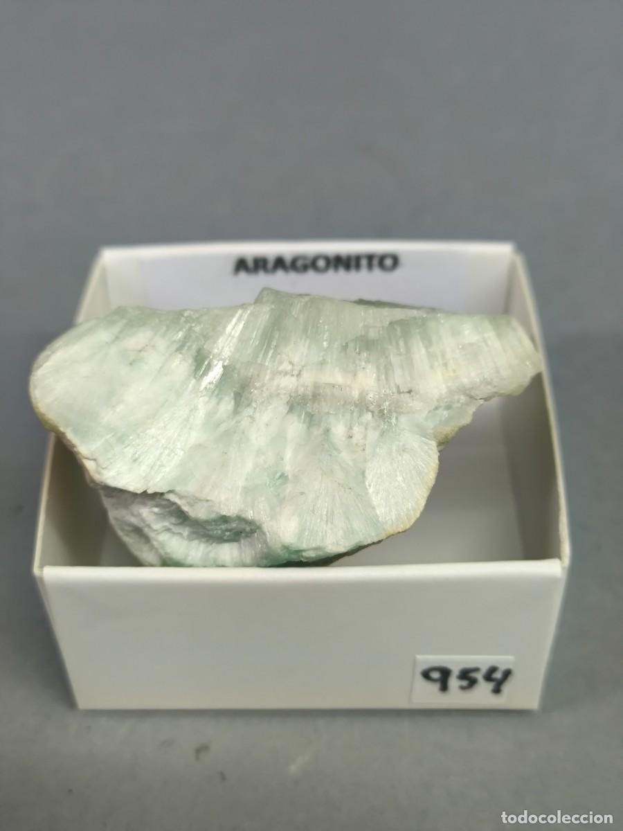 Coleccionismo de minerales: ARAGONITO - MINERAL. Le&oacute;n. 4x4