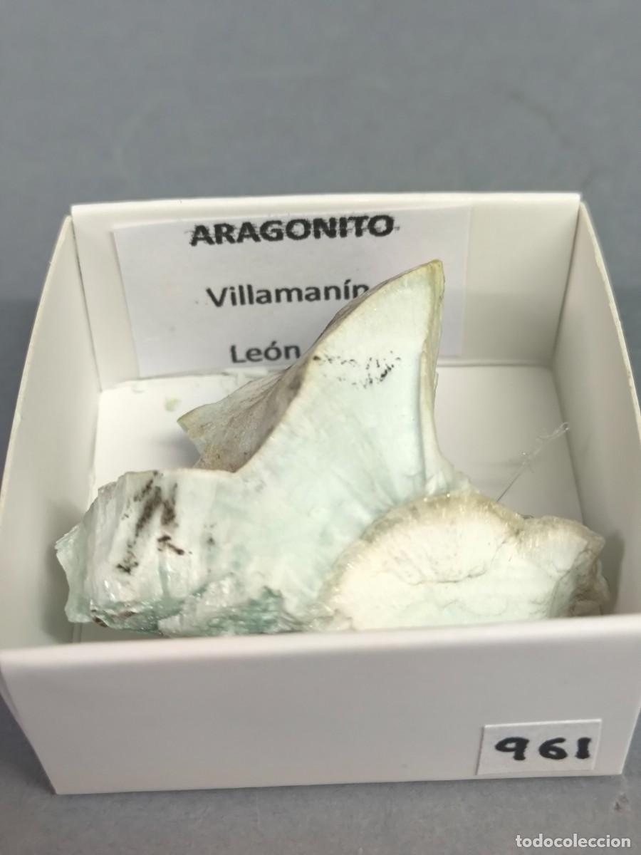 Coleccionismo de minerales: ARAGONITO - MINERAL. Le&oacute;n 4x4