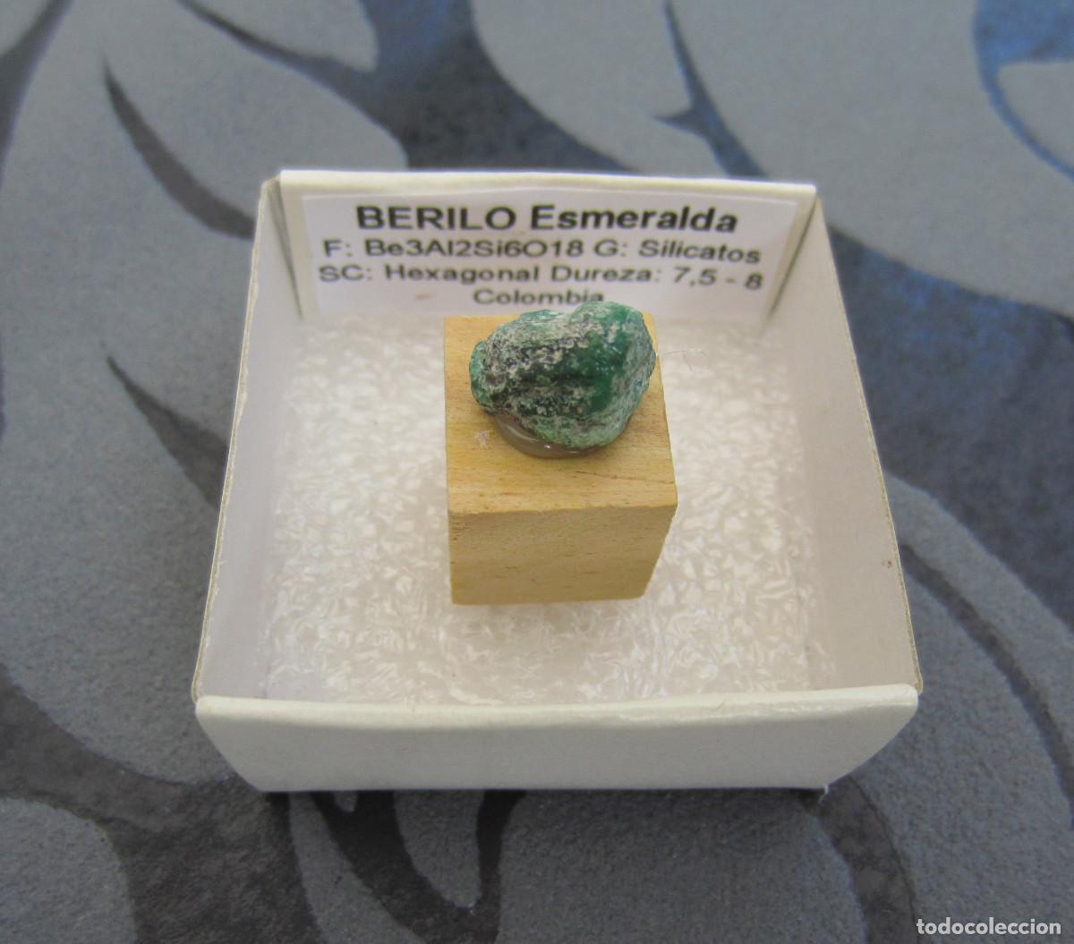Coleccionismo de minerales: MINERAL BERILO ESMERALDA MINERALES EN CAJA 4X4 CM
