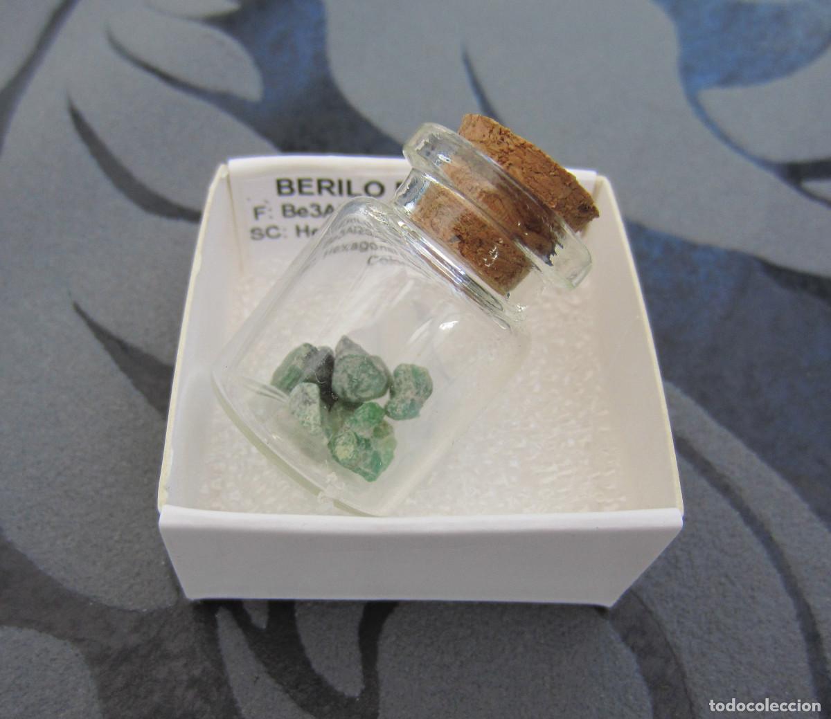 Coleccionismo de minerales: MINERAL BERILO ESMERALDA MINERALES EN CAJA 4X4 CM