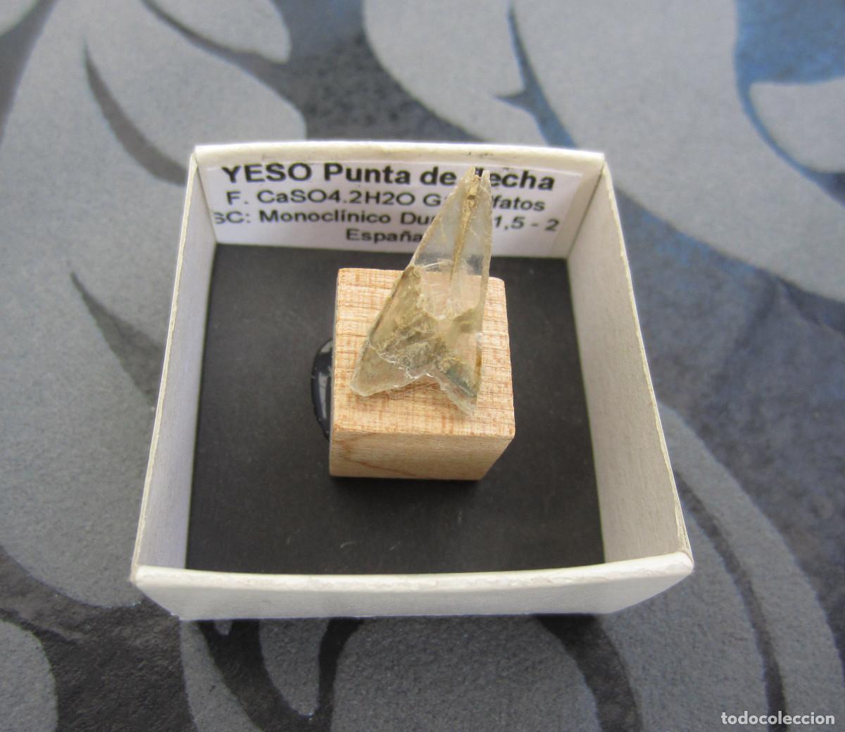 Coleccionismo de minerales: MINERAL YESO FLECHA MINERALES EN CAJA 4X4 CM