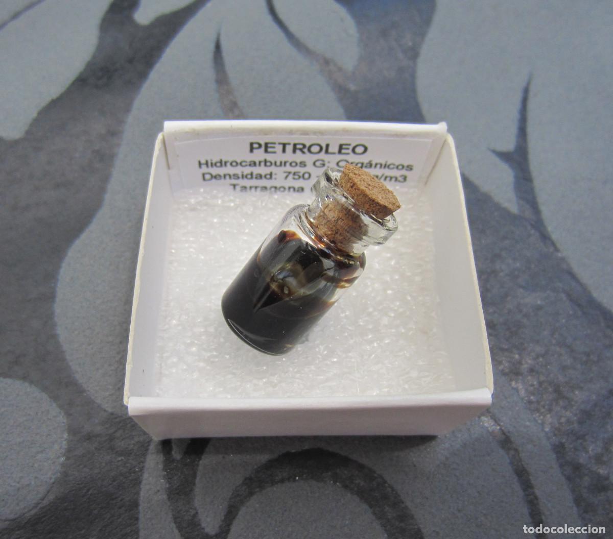 Coleccionismo de minerales: MINERAL PETROLEO MINERALES EN CAJA 4X4 CM