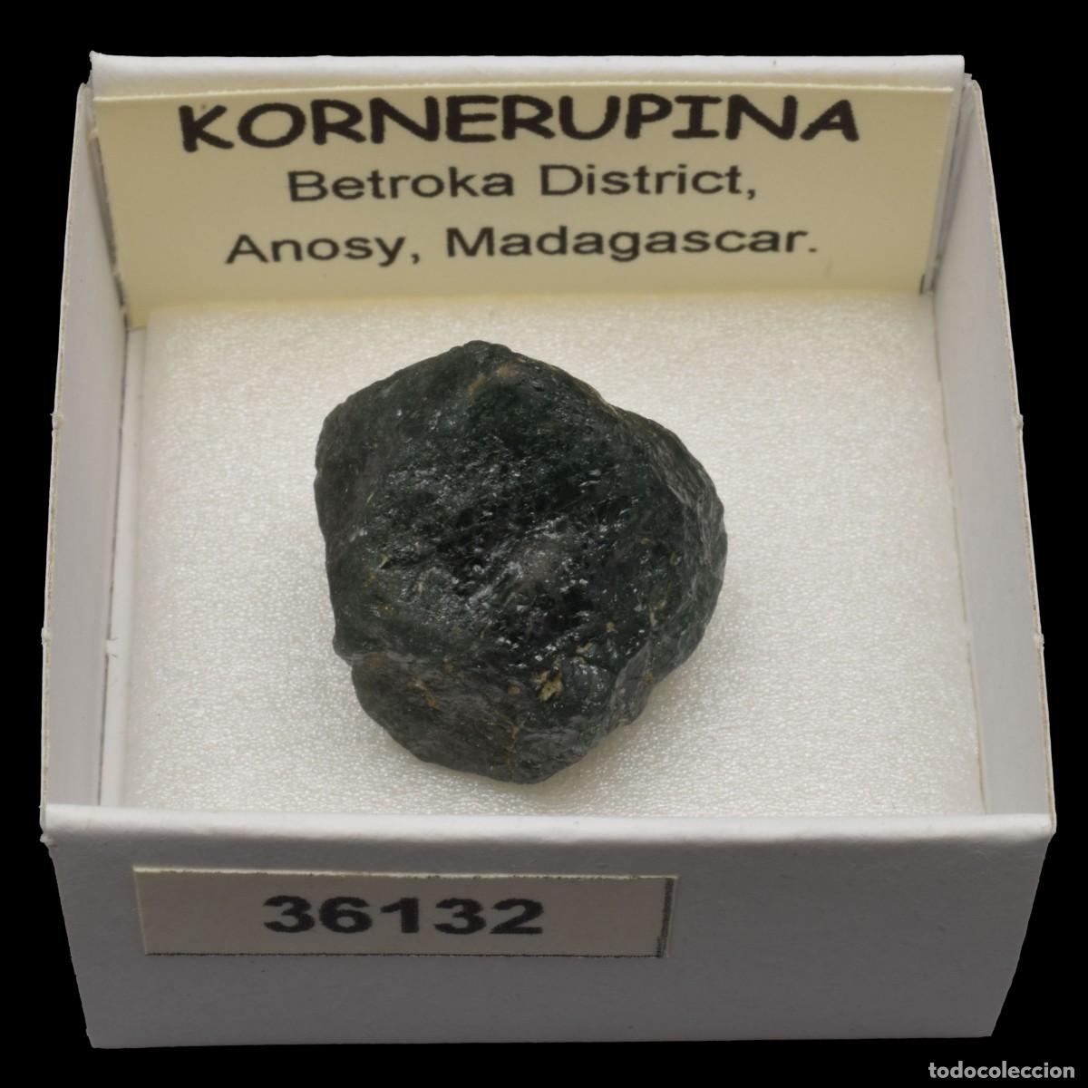Coleccionismo de minerales: KORNERUPINA (Betroka district, Anosy, Madagascar) #36132
