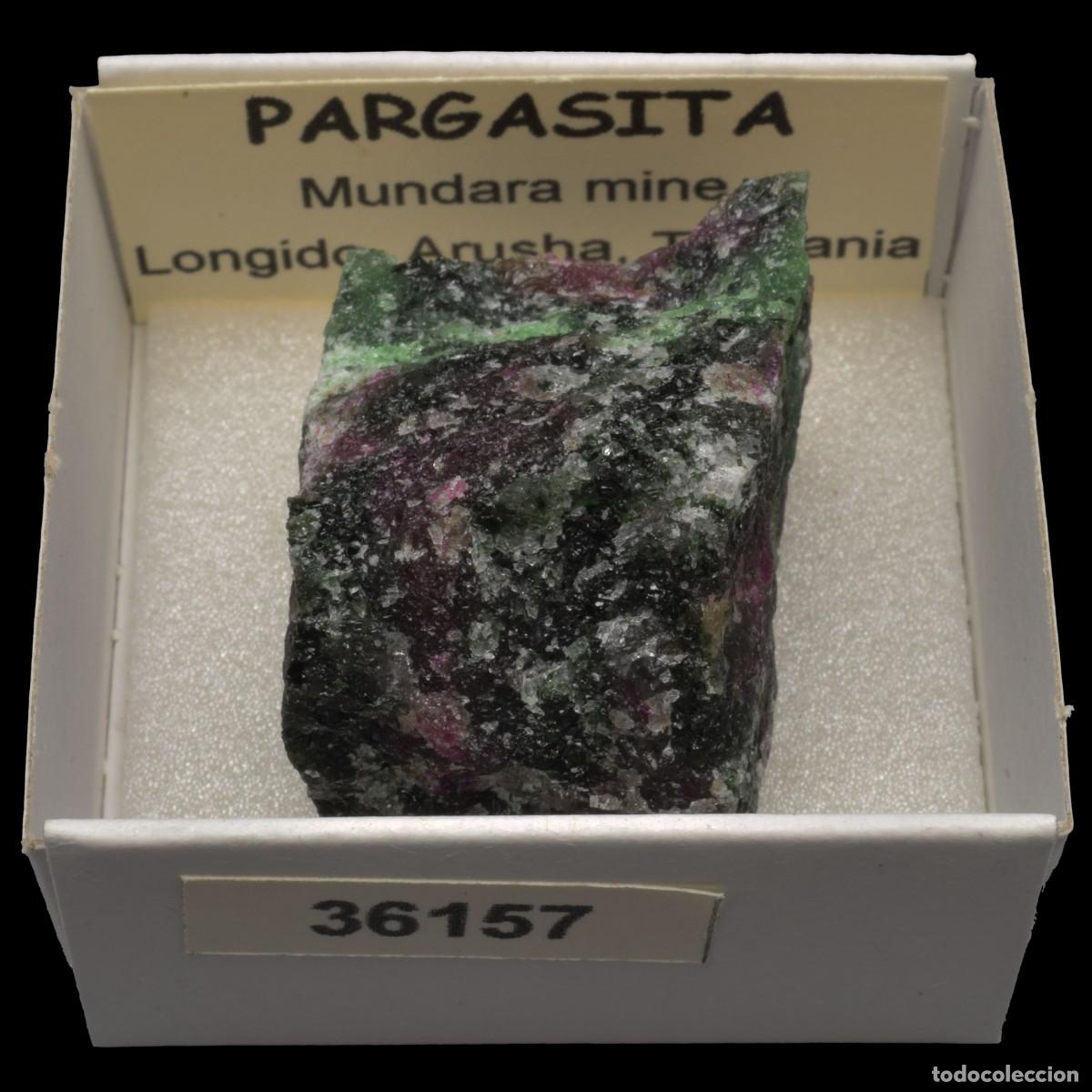 Coleccionismo de minerales: PARGASITA (Mundara mine, Longido, Arusha, Tanzania) #36157