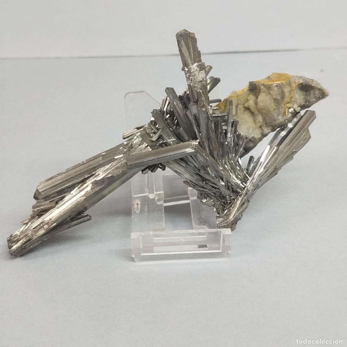 Sammlung von Mineralien: ANTIMONITA - MINERAL . China