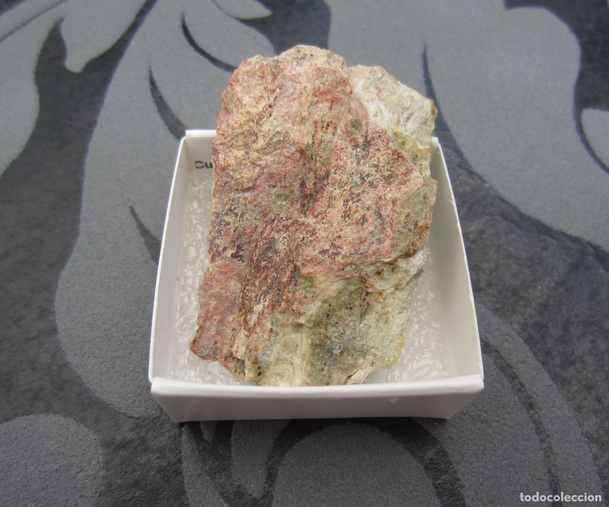 Coleccionismo de minerales: MINERAL ROCAS ESQUISTO MINERALES EN CAJA 4X4 CM