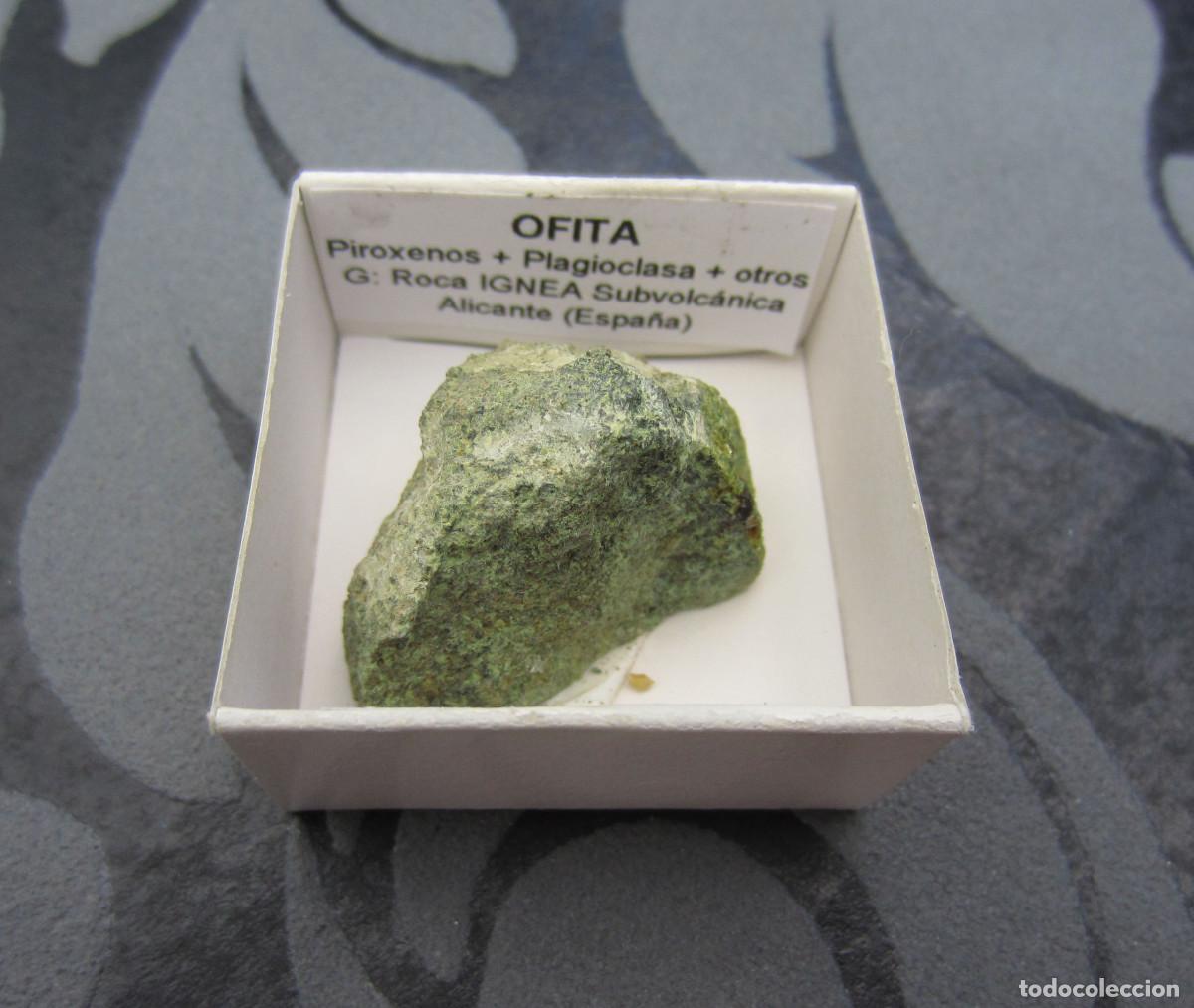 Coleccionismo de minerales: MINERAL ROCAS OFITA MINERALES EN CAJA 4X4 CM