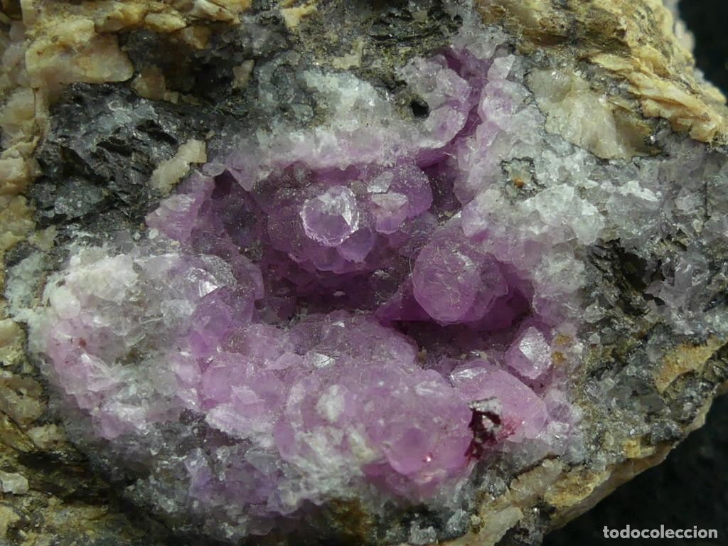 Coleccionismo de minerales: Cobaltocalcita, Bou Azzer, Marruecos