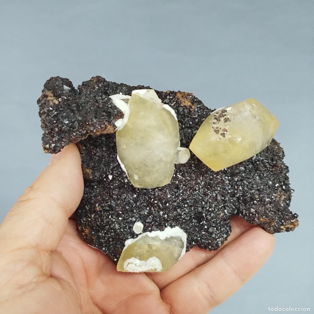 Coleccionismo de minerales: CALCITA sobre BLENDA - Mineral