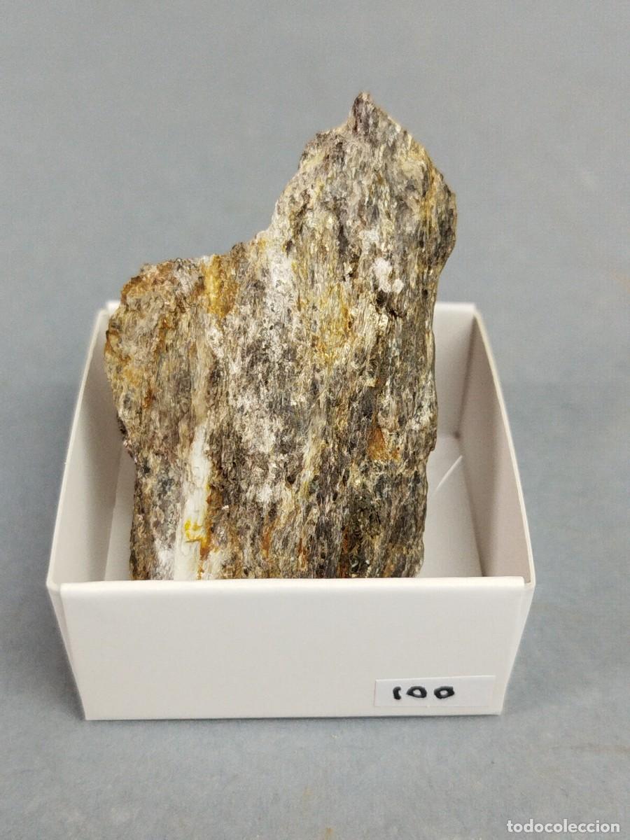Coleccionismo de minerales: SILLIMANITA- MINERAL. 4X4 . Madrid