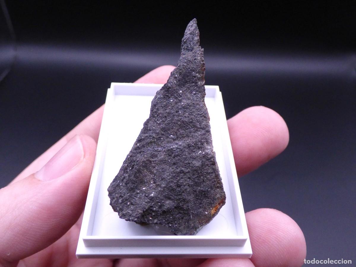 Coleccionismo de minerales: ✅FDMINERALS✅ ⚒️ URANINITA (PECHBLENDA) ⚒️ Mina Eureka, Lleida, Catalu&ntilde;a, Espa&ntilde;a - er86