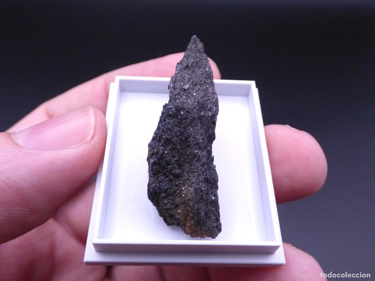 Coleccionismo de minerales: ✅FDMINERALS✅ ⚒️ URANINITA (PECHBLENDA) ⚒️ Mina Eureka, Lleida, Catalu&ntilde;a, Espa&ntilde;a - er88