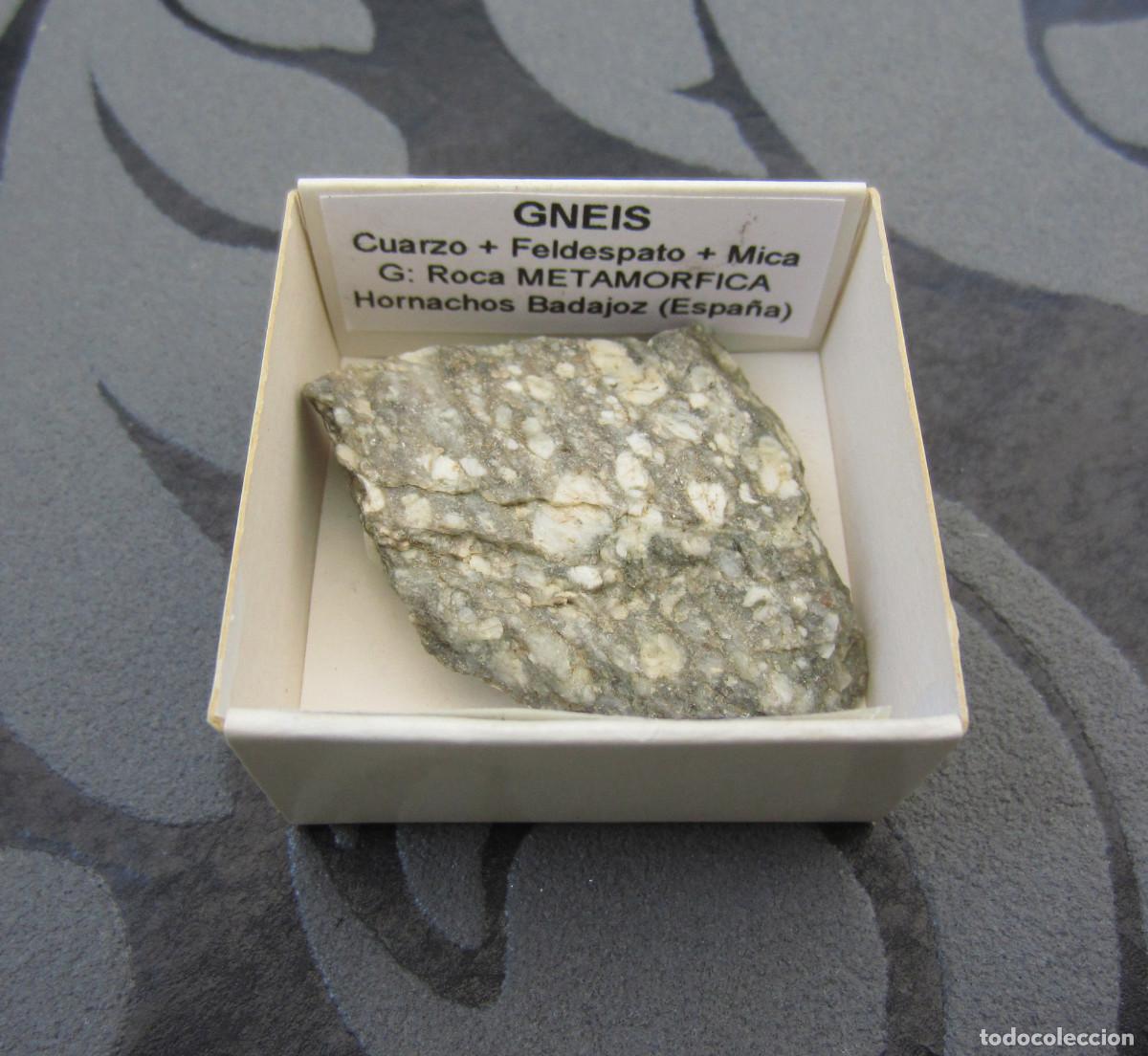 Coleccionismo de minerales: MINERAL ROCAS GNEIS MINERALES EN CAJA 4X4 CM