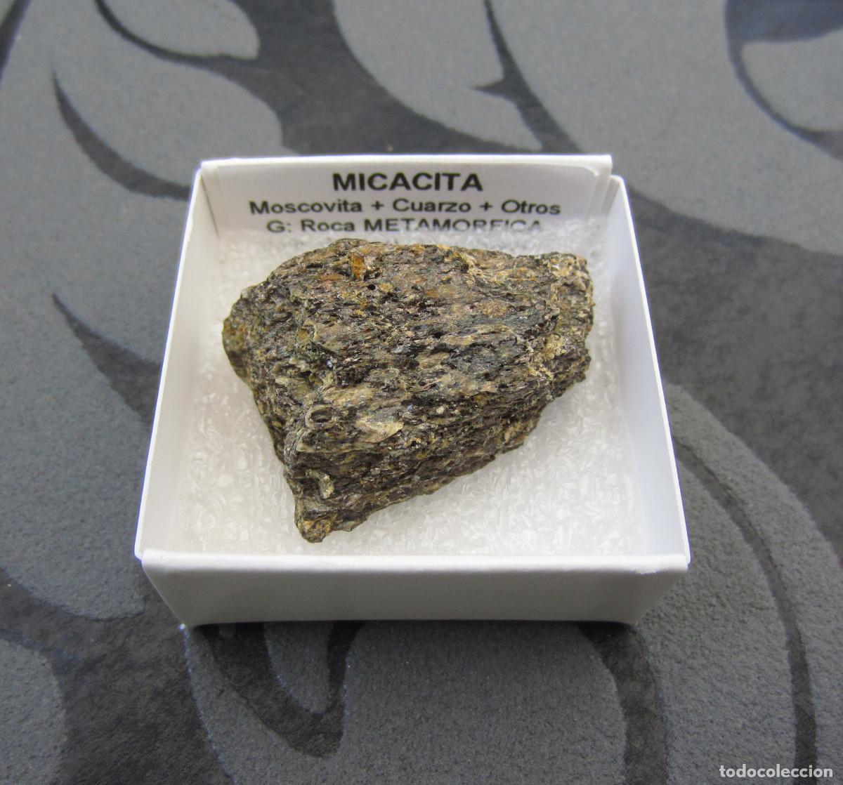 Coleccionismo de minerales: MINERAL ROCAS MICACITA MINERALES EN CAJA 4X4 CM