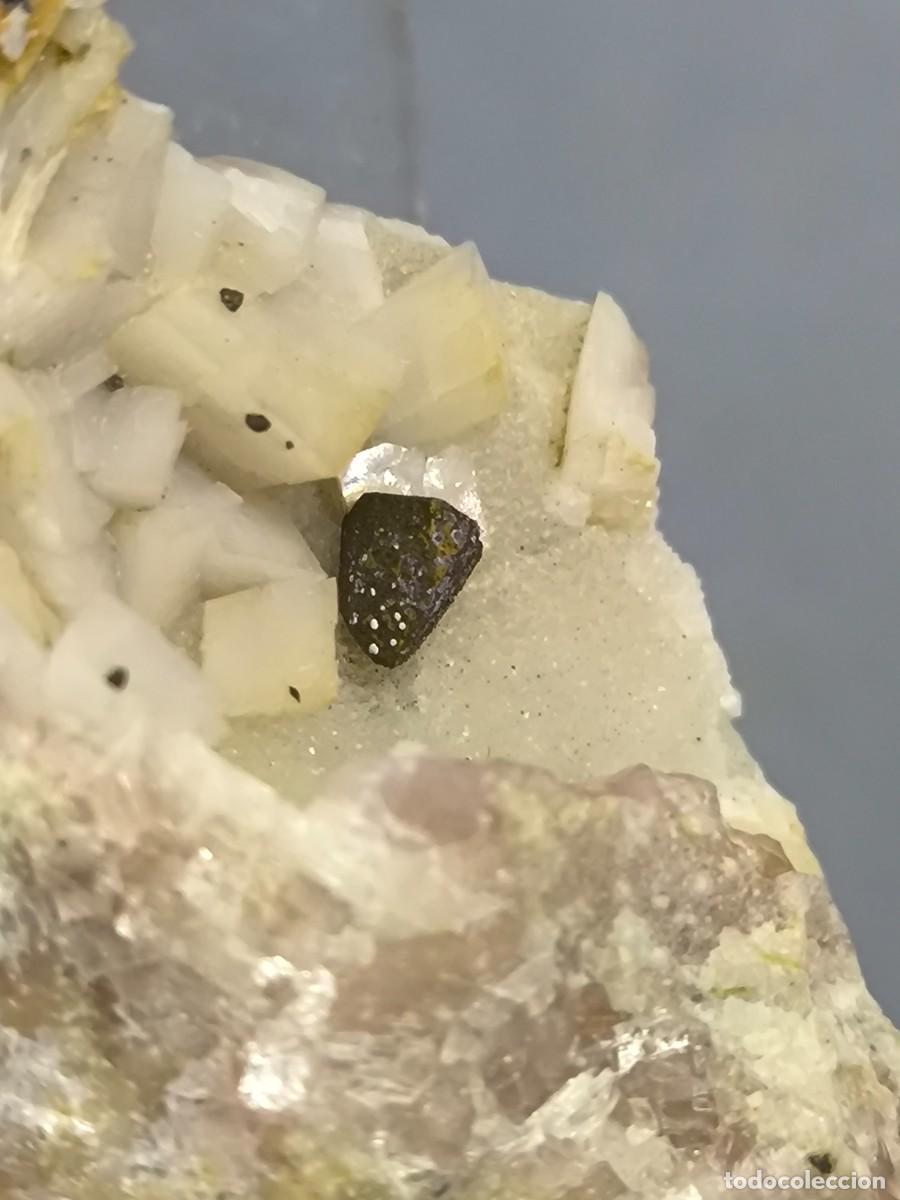 Coleccionismo de minerales: CALCOPIRITA sobre DOLOMITA - Foto 4