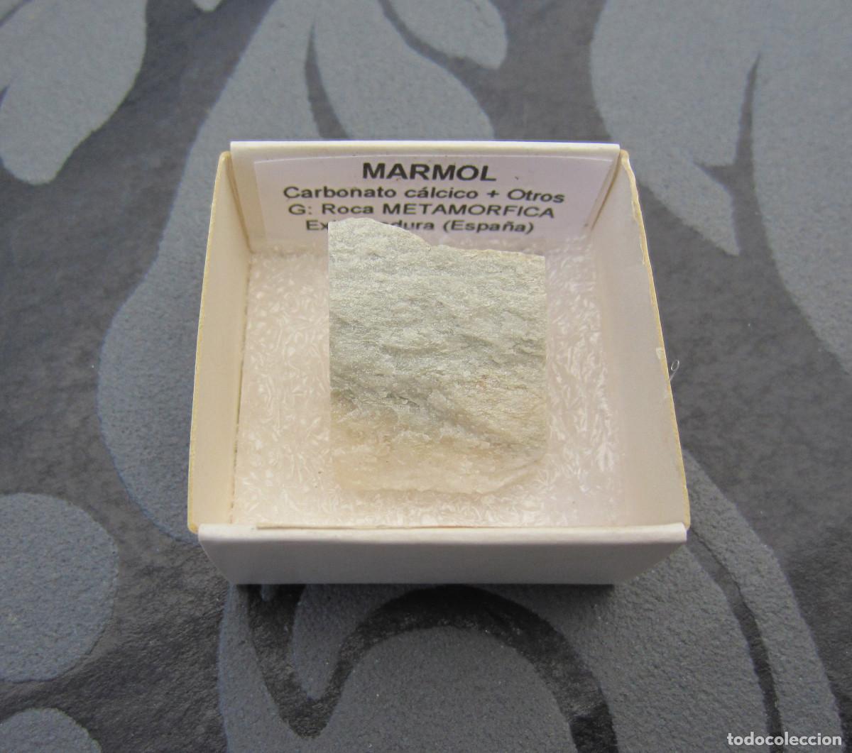 Coleccionismo de minerales: MINERAL ROCAS MARMOL MINERALES EN CAJA 4X4 CM