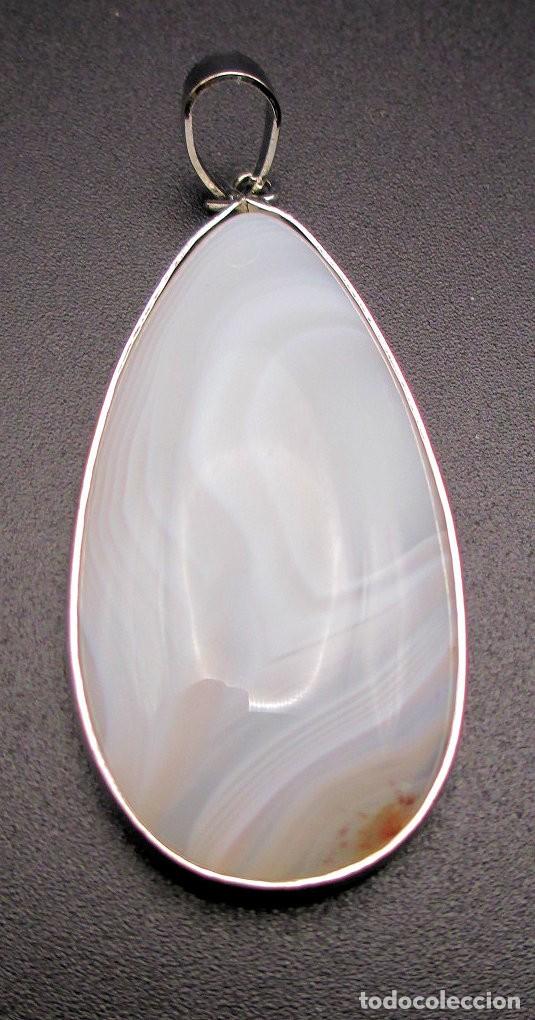 Coleccionismo de minerales: Colgante de &Aacute;gata Blanca - 14 gramos - 6 cm de largo con engarce x 2,5 cm de ancho