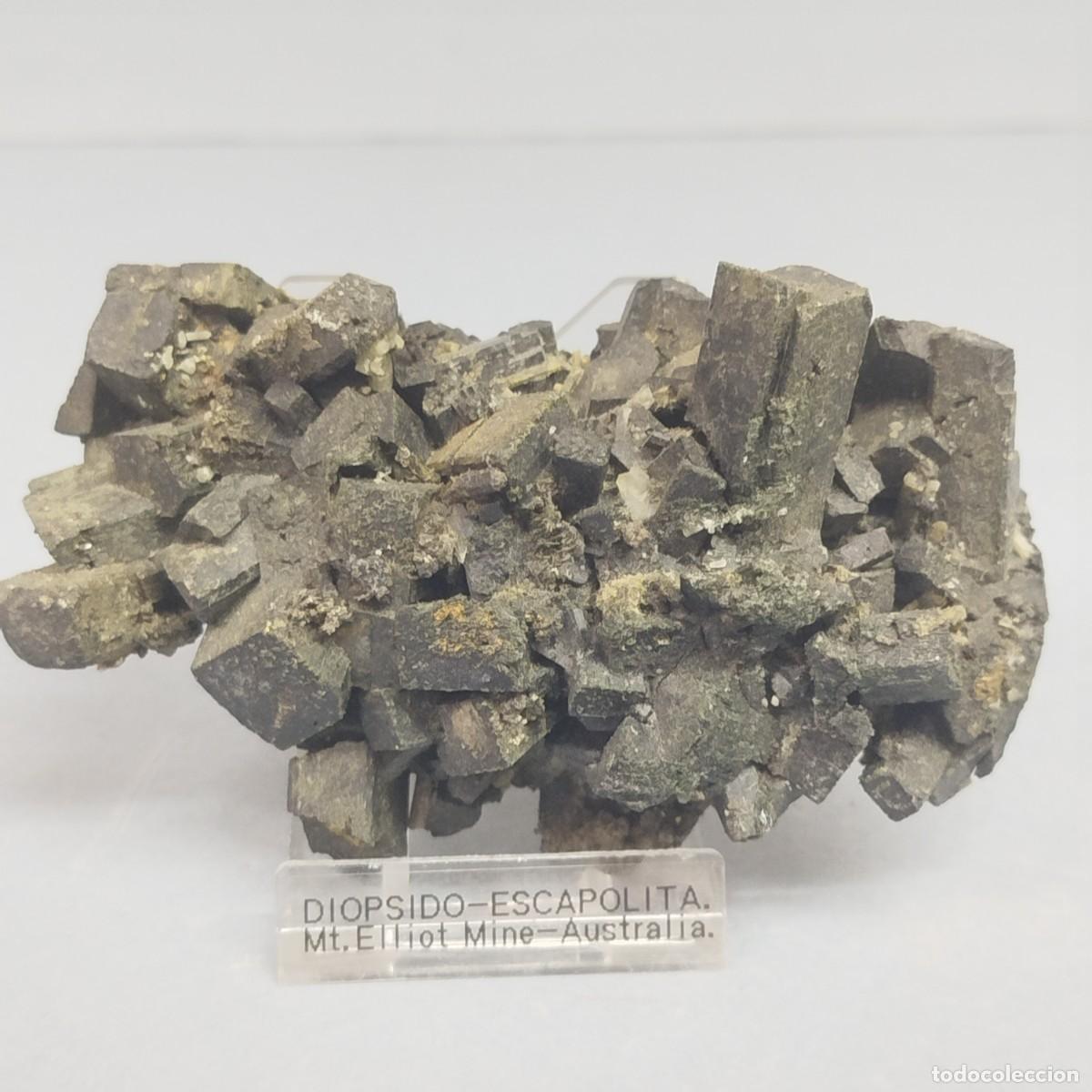 Coleccionismo de minerales: DIOPSIDO - ESCAPOLITA - Mineral