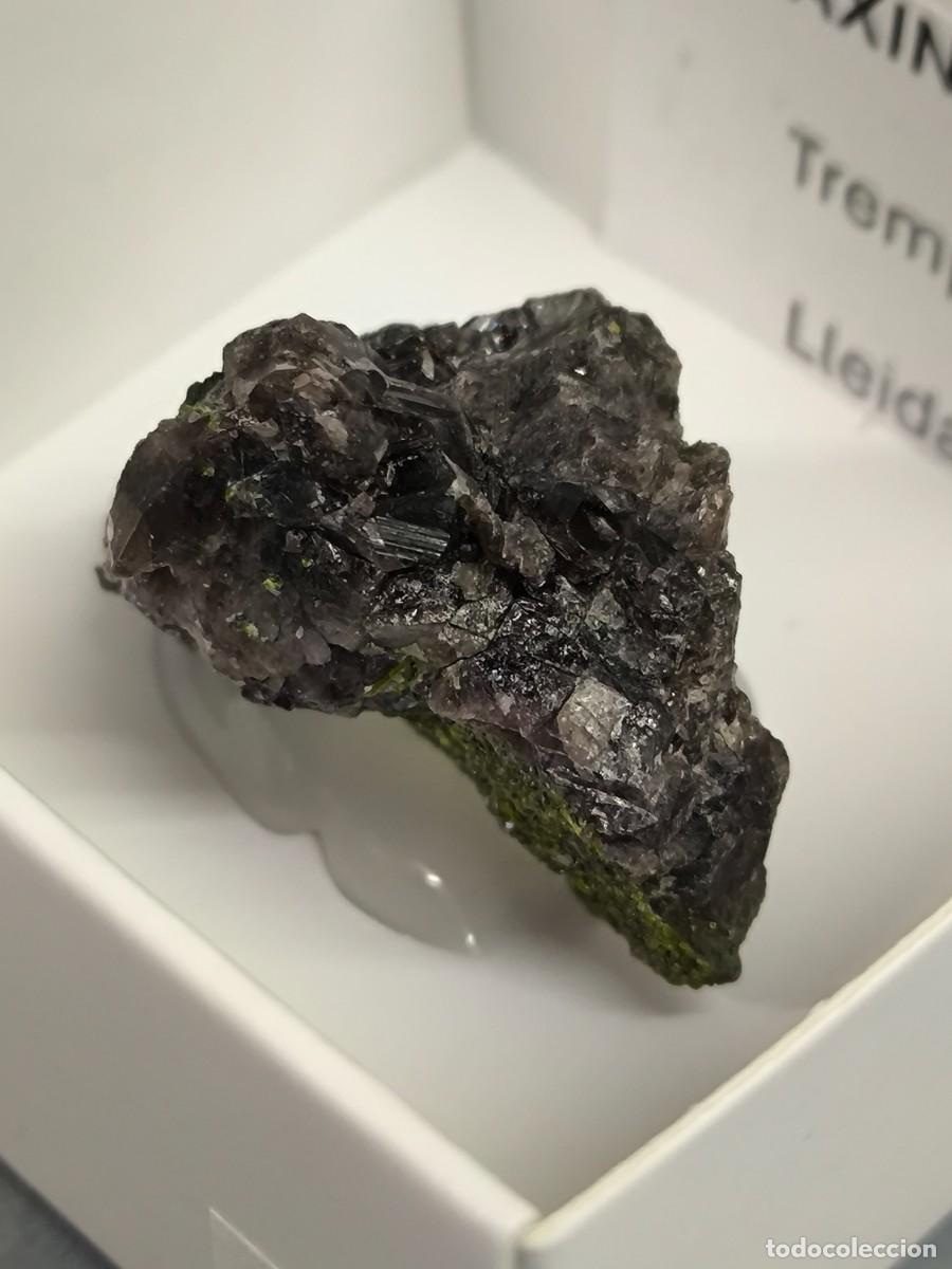 Coleccionismo de minerales: AXINITA - MINERAL. 4X4. Lleida