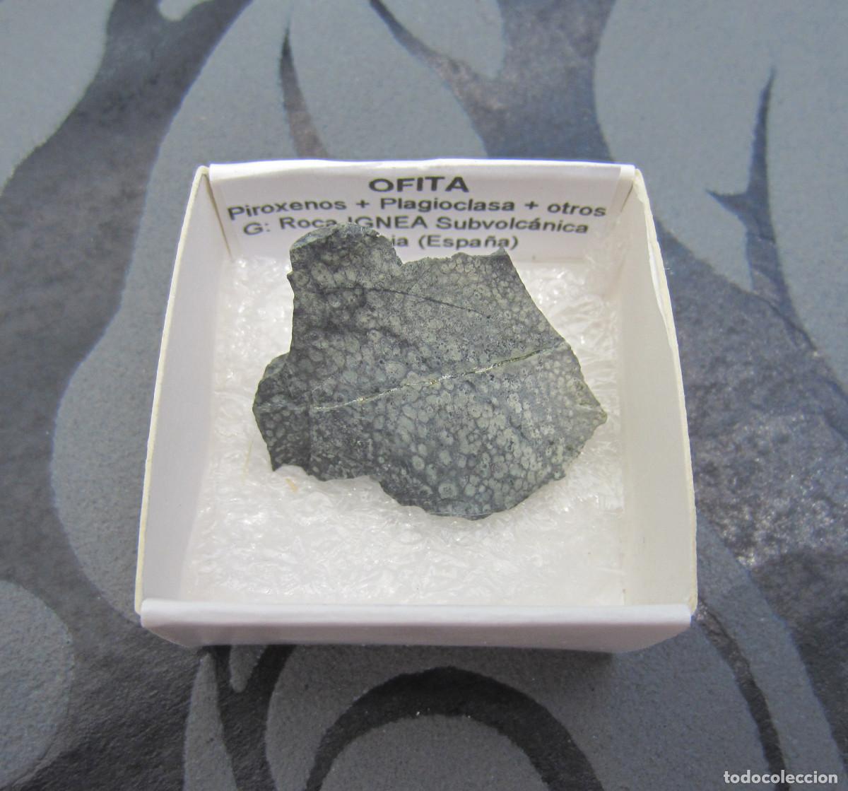 Colecionismo de minerais: MINERAL ROCAS OFITA MINERALES EN CAJA 4X4 CM