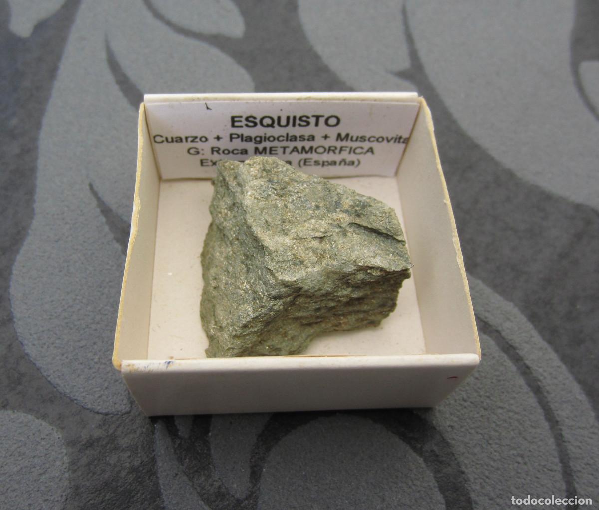 Coleccionismo de minerales: MINERAL ROCAS ESQUISTO MINERALES EN CAJA 4X4 CM