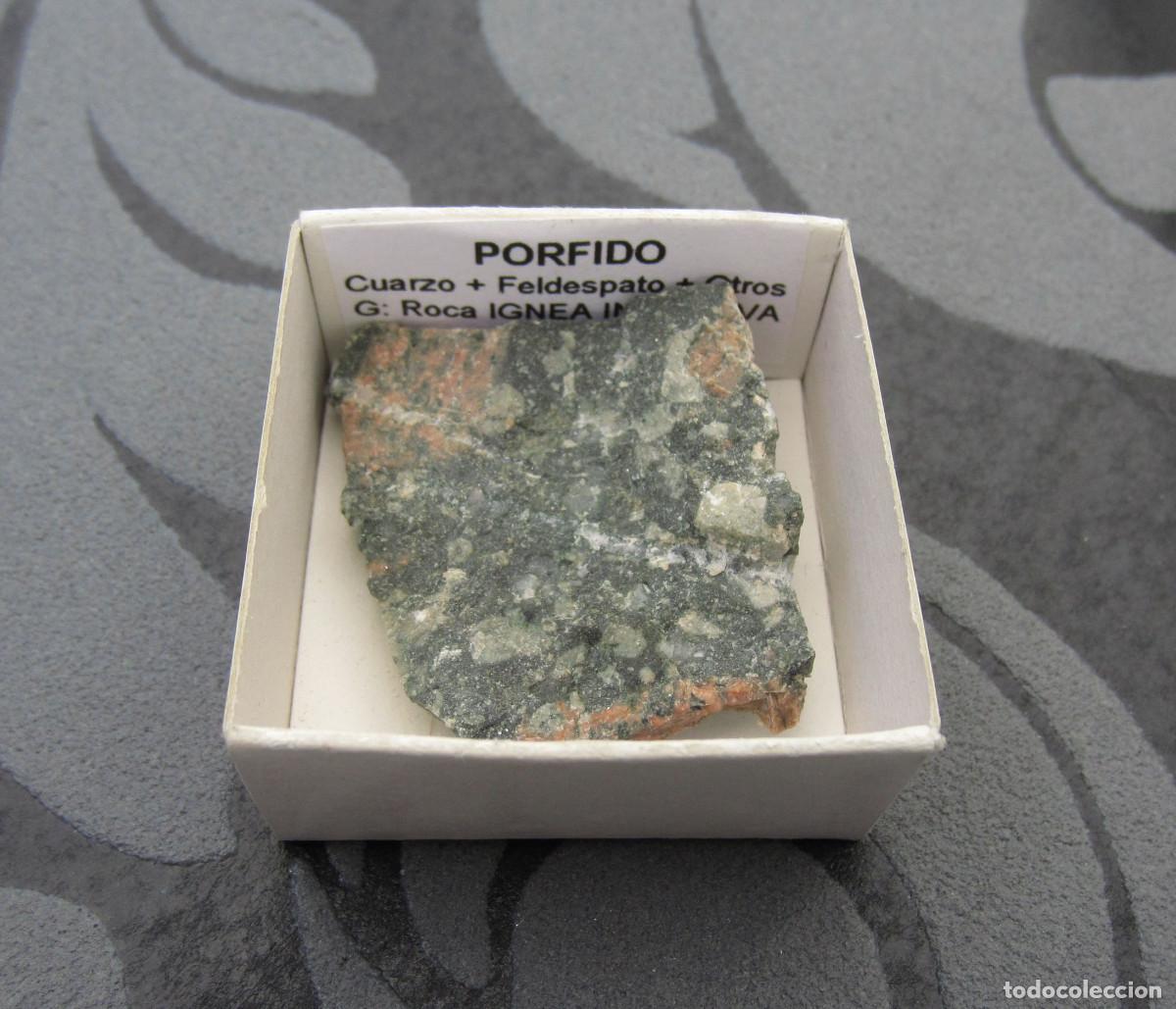 Coleccionismo de minerales: MINERAL ROCAS PORFIDO MINERALES EN CAJA 4X4 CM