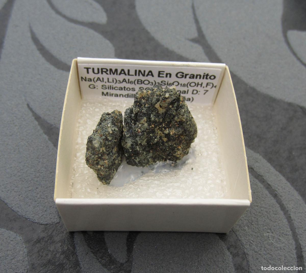 Coleccionismo de minerales: MINERAL TURMALINA EN GRANITO MINERALES EN CAJA 4X4 CM