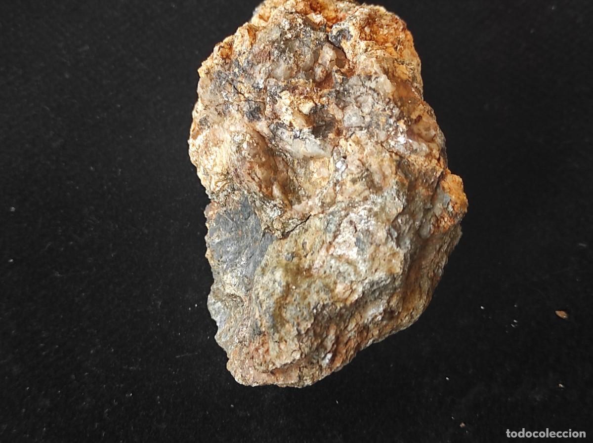 Coleccionismo de minerales: Mineral natural de cuarzo con mica y minerales oscuros &ndash; Granada &ndash; 180 g