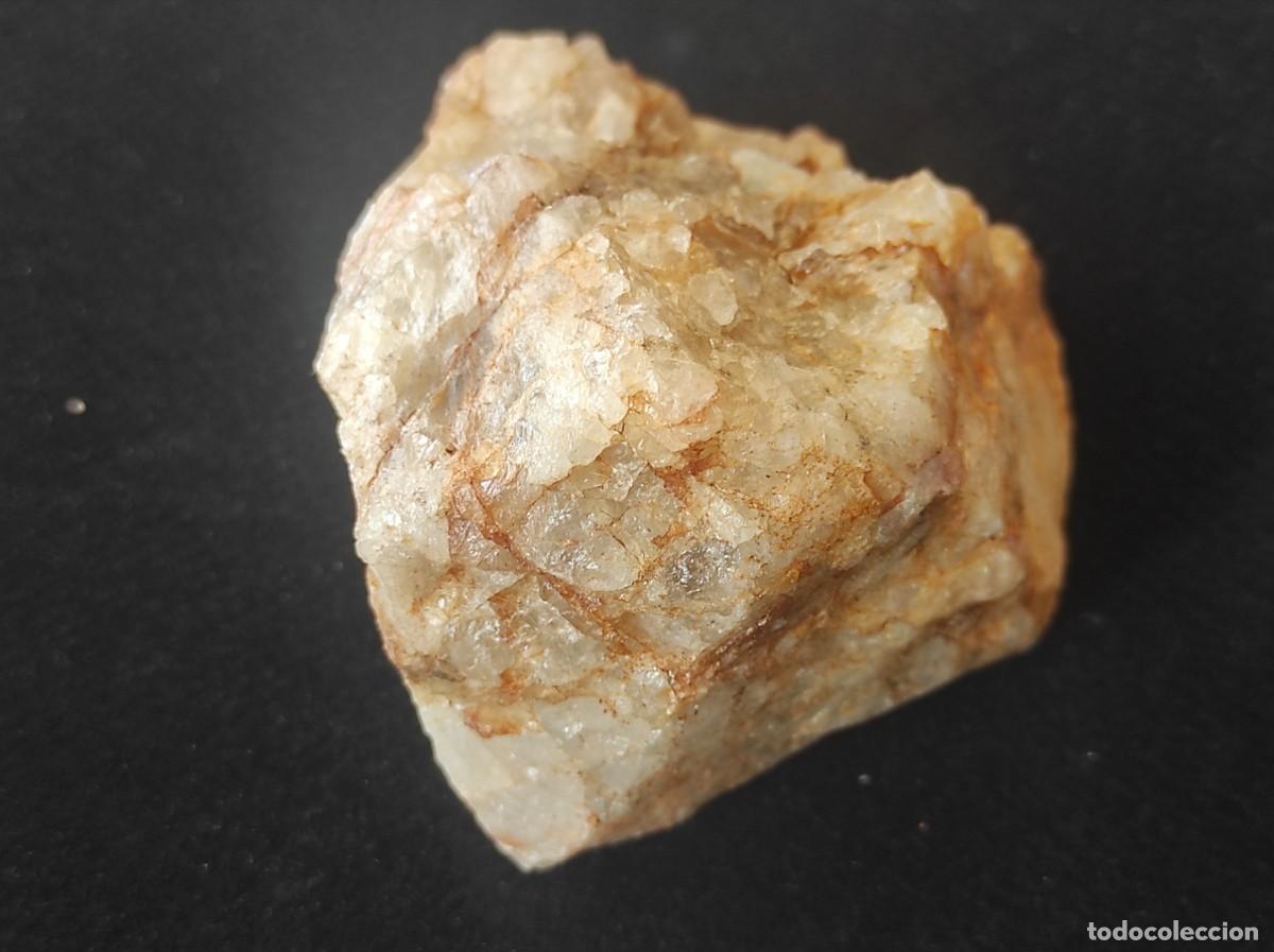 Coleccionismo de minerales: Cuarzo cristalizado con peque&ntilde;as cavidades &ndash; Granada &ndash; 140 g