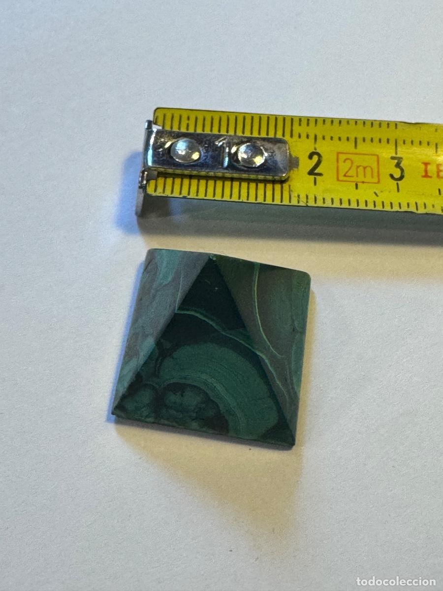 Coleccionismo de minerales: PIR&Aacute;MIDE MINIATURA PIEDRA MALAQUITA / COMPRA MIN&Iacute;MA 5 &euro;