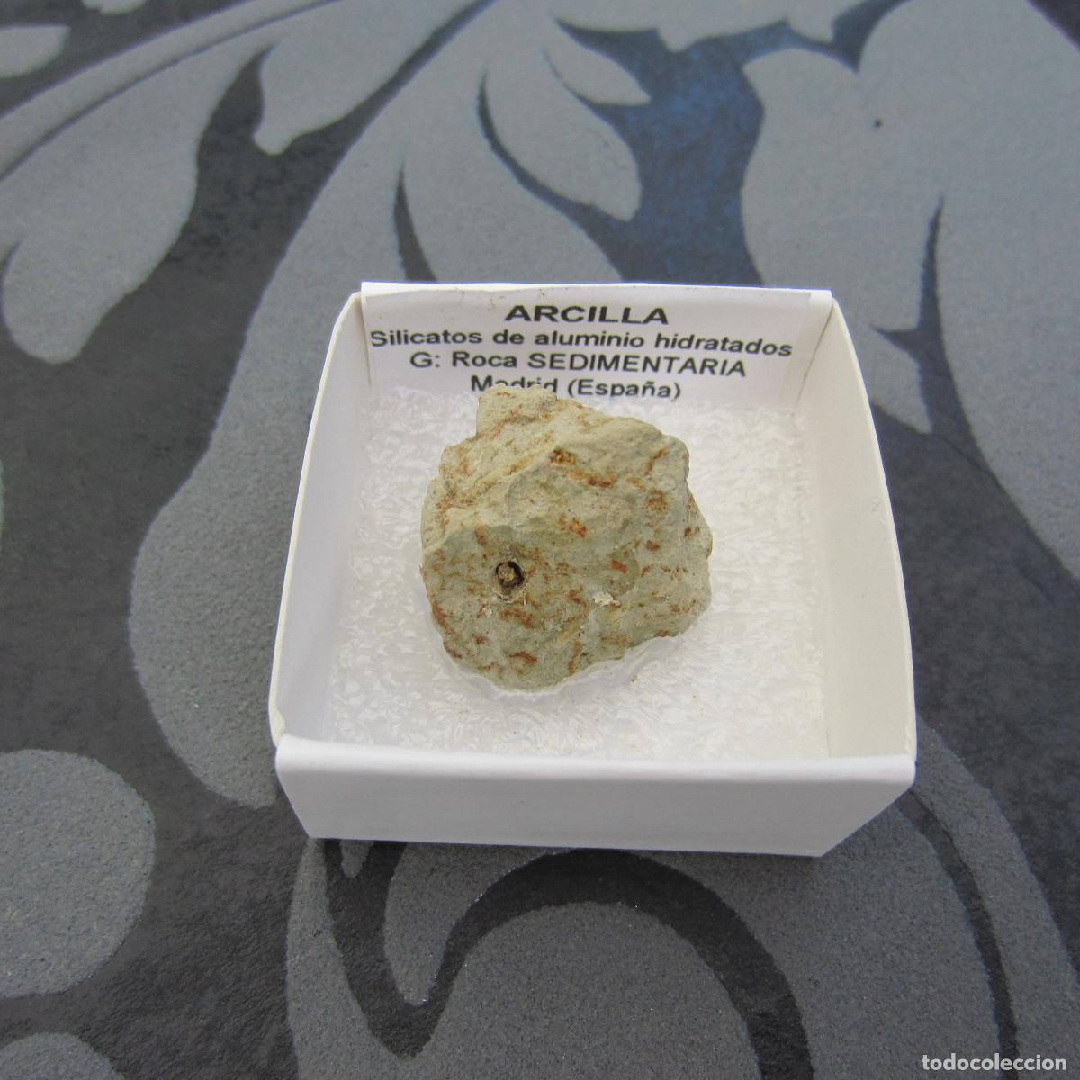 Coleccionismo de minerales: MINERAL ROCAS ARCILLA MINERALES EN CAJA 4X4 CM
