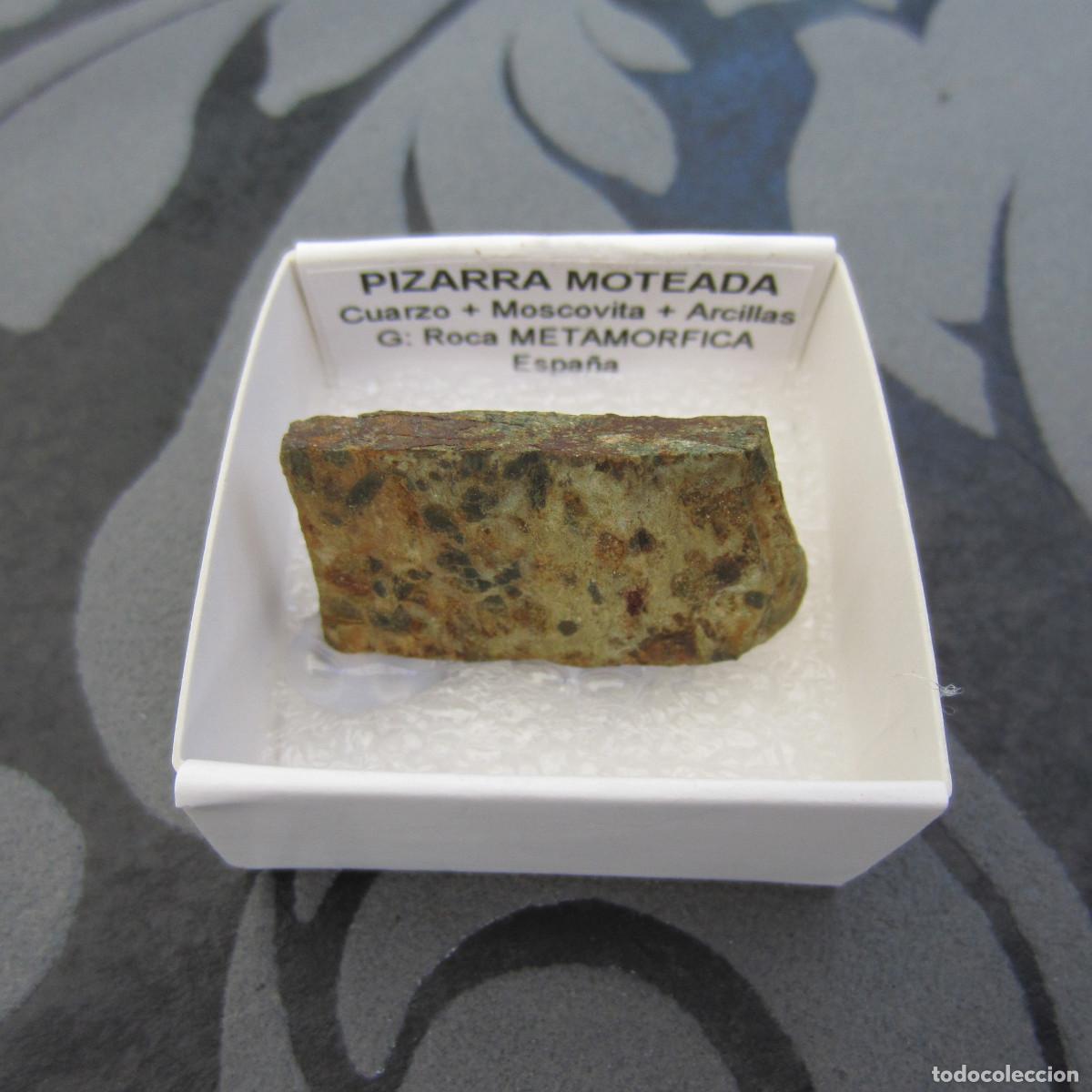 Coleccionismo de minerales: MINERAL ROCAS PIZARRA MOTEADA MINERALES EN CAJA 4X4 CM