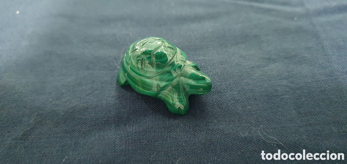 Coleccionismo de minerales: Tortuga en malaquita tallada. (L135)