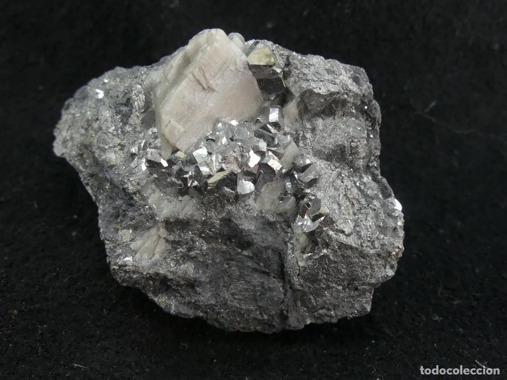 Coleccionismo de minerales: Skutterudita, Bou Azzer, Marruecos
