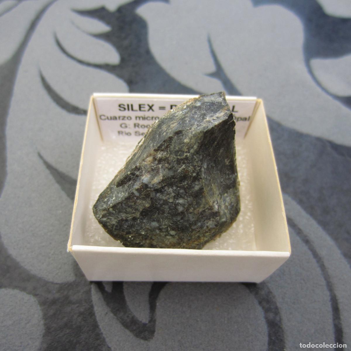 Coleccionismo de minerales: MINERAL ROCAS SILEX MINERALES EN CAJA 4X4 CM