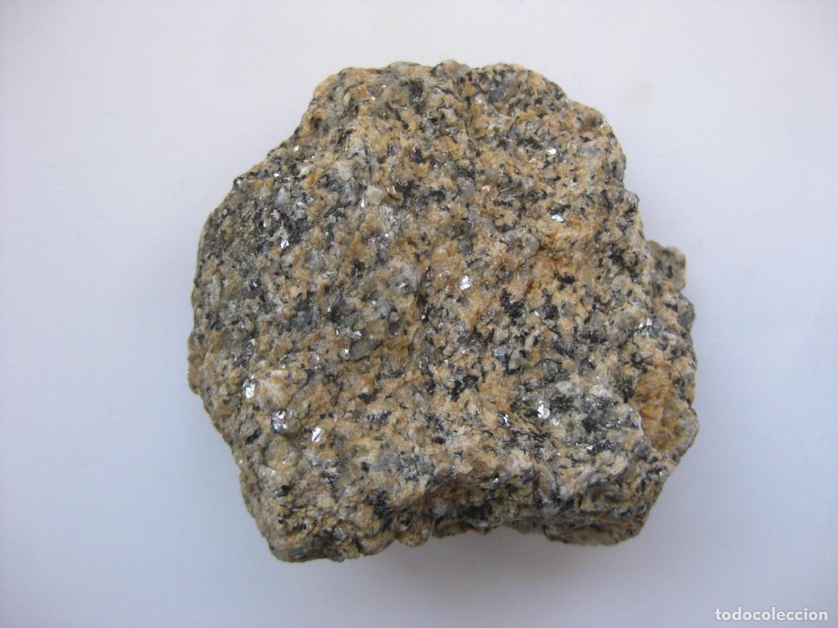 Coleccionismo de minerales: ROCA GRANITO DE DOS MICAS