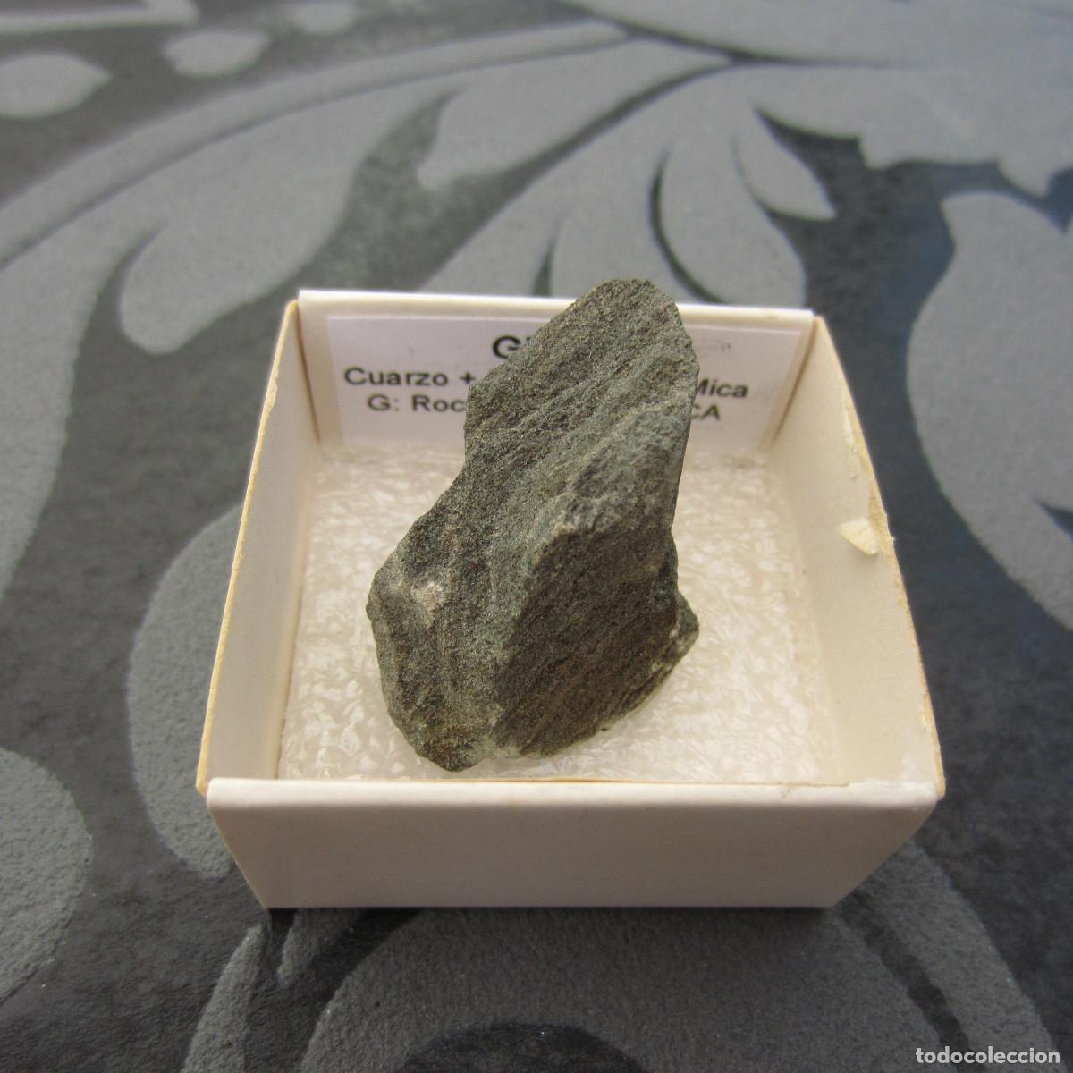 Coleccionismo de minerales: MINERAL ROCAS GNEIS MINERALES EN CAJA 4X4 CM