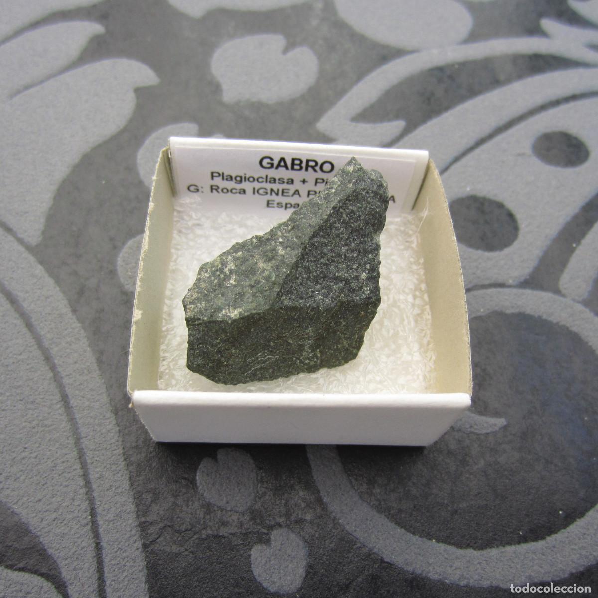 Coleccionismo de minerales: MINERAL ROCAS GABRO MINERALES EN CAJA 4X4 CM