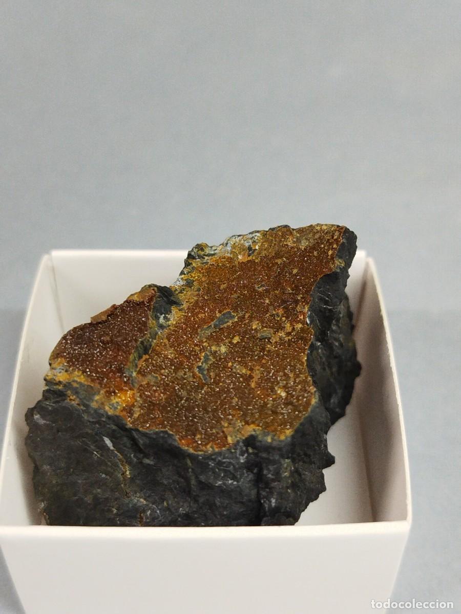 Coleccionismo de minerales: JAROSITA - MINERAL. Barcelona 4x4