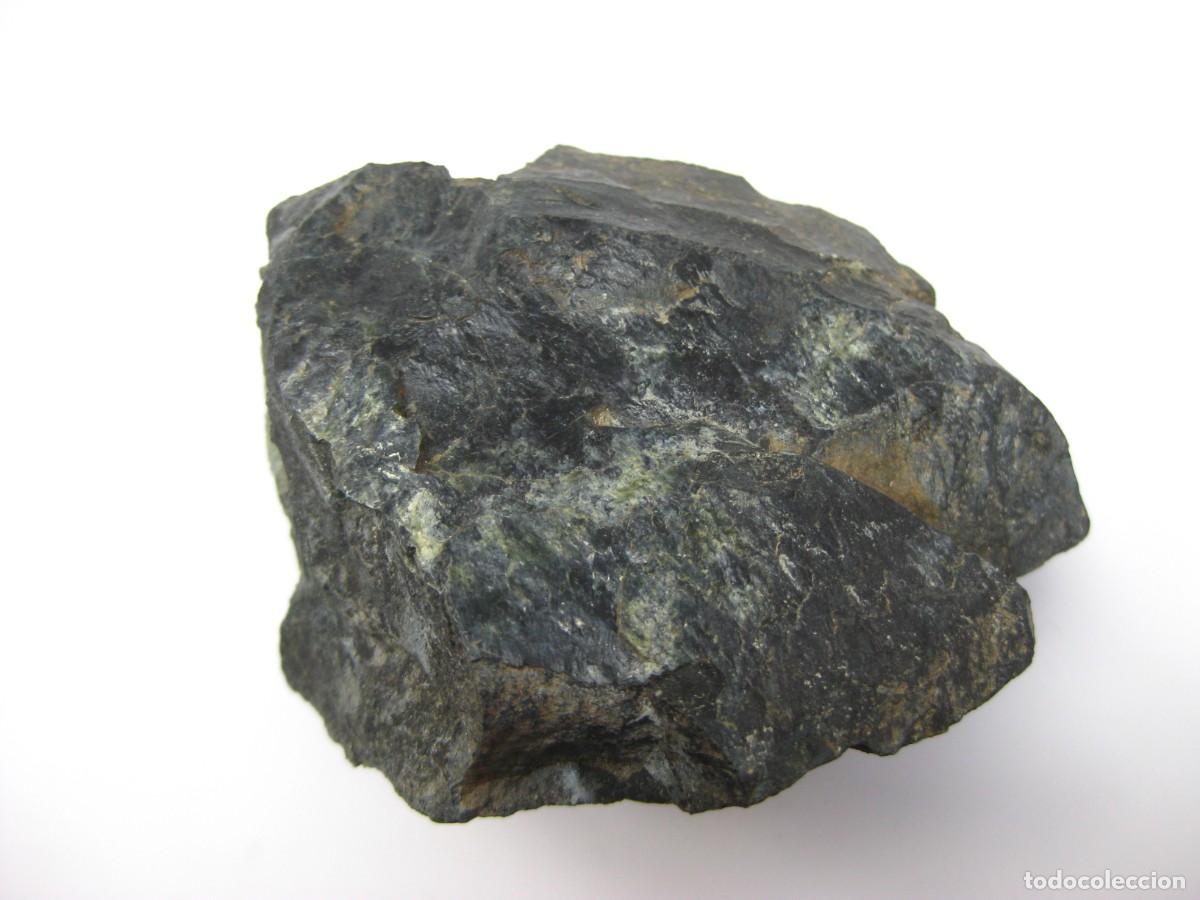 Colecionismo de minerais: ROCA SERPENTINITA (SERPENTINA)