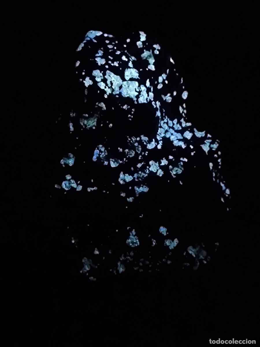 Coleccionismo de minerales: SCHEELITA - MINERAL fluorescente ultra violeta