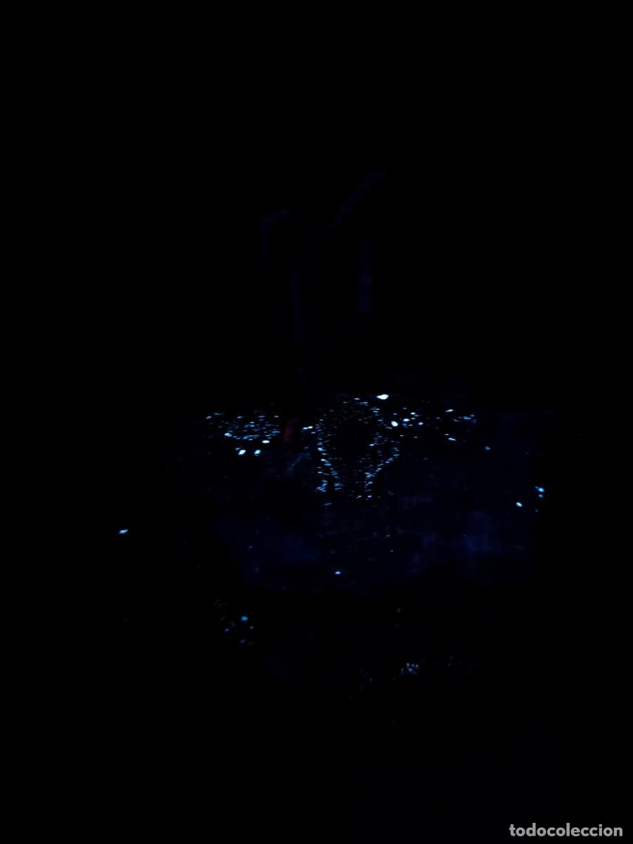 Coleccionismo de minerales: SCHEELITA - MINERAL fluorescente ultra violeta