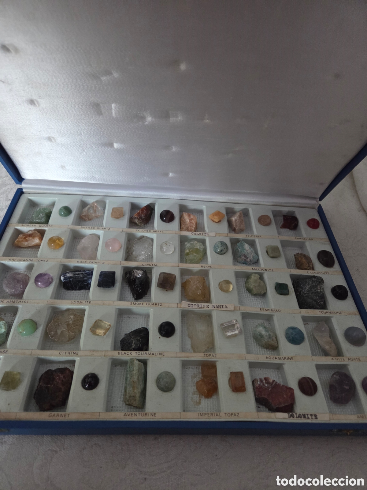Collectionnisme de min&eacute;raux: Colecci&oacute;n vintage de piedras preciosas de Brasil - 30 minerales - estuche original