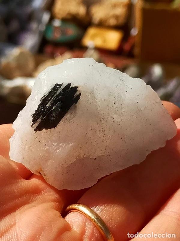 Coleccionismo de minerales: Quarzo Tormalinato grezzo. - Foto 2