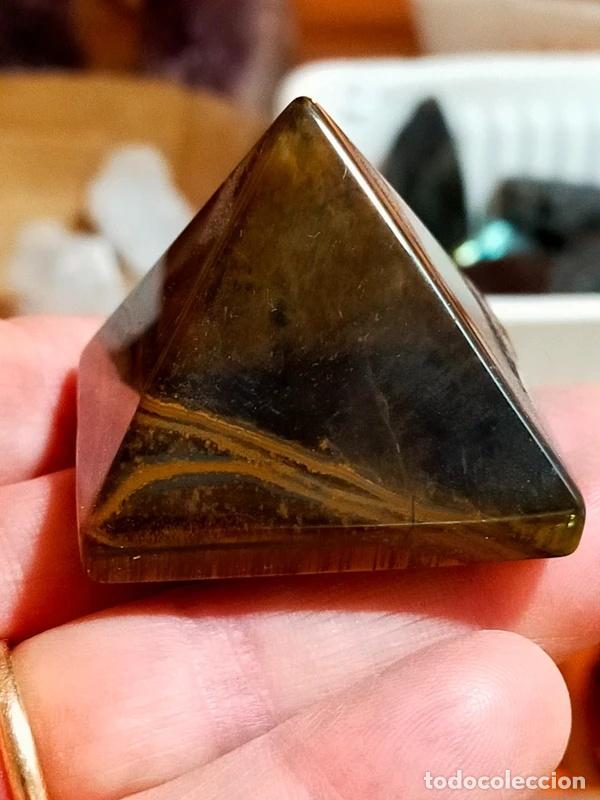 Coleccionismo de minerales: Piramide in Occhio di tigre