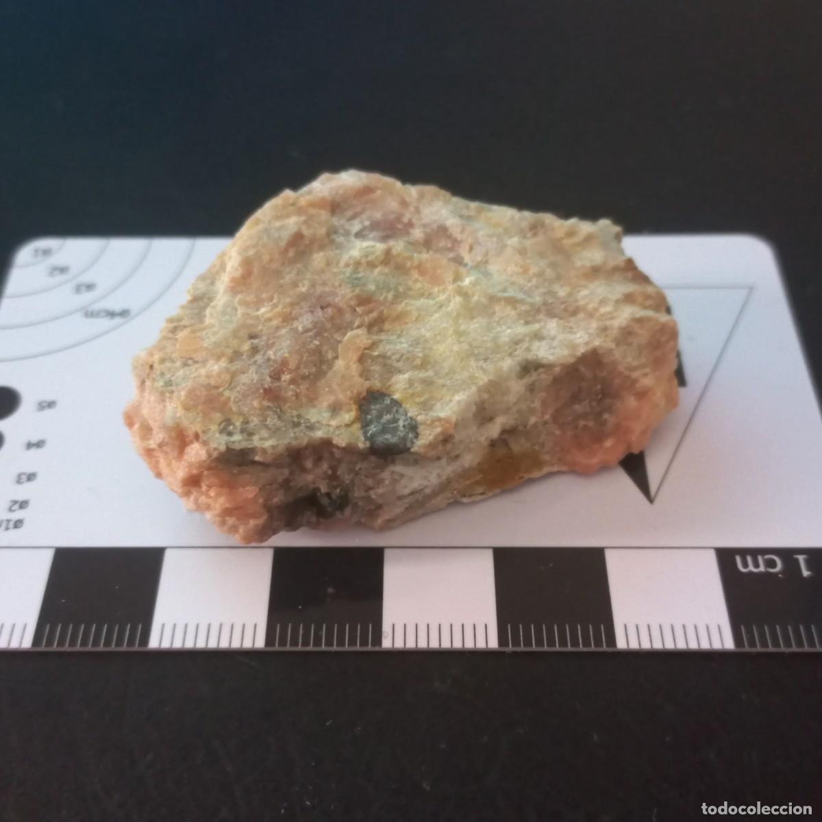 Coleccionismo de minerales: Pegmatita con Biotita. (Evje, Noruega) en caja 4x4