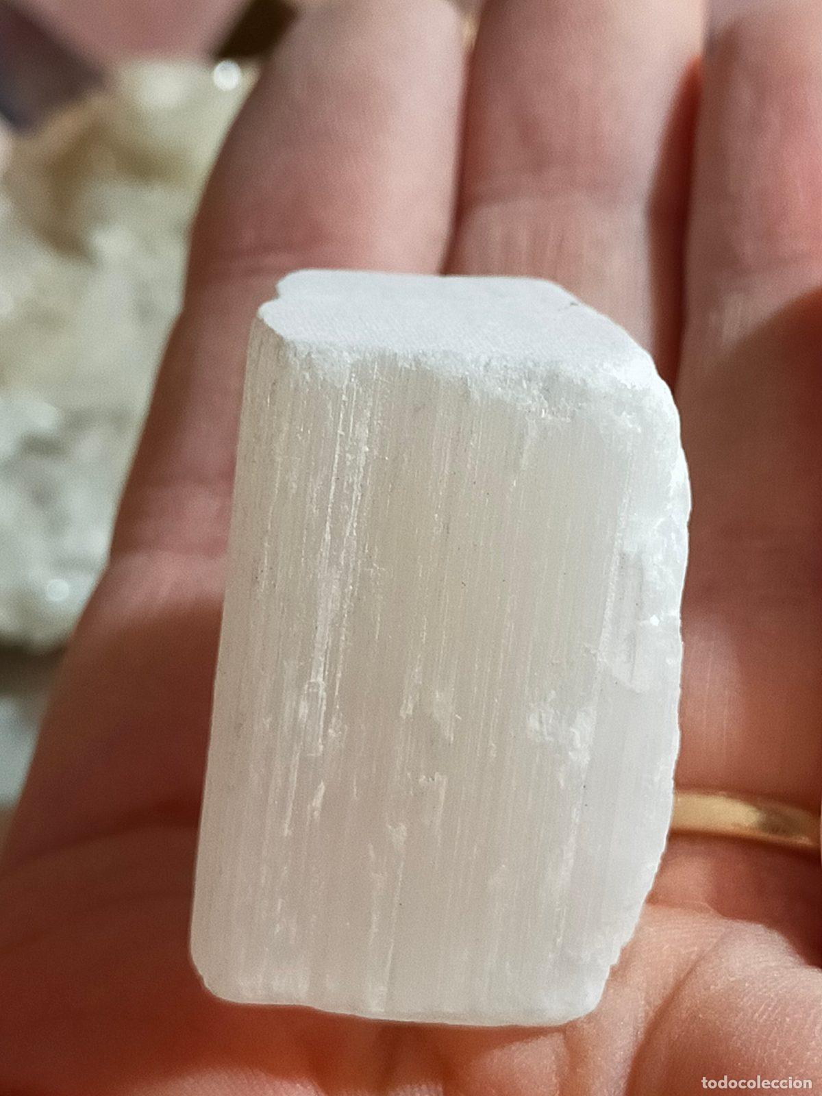 Coleccionismo de minerales: Blocco di Selenite Grezza Bianco Satinato - Cristallo Naturale per Meditazione e Armonia