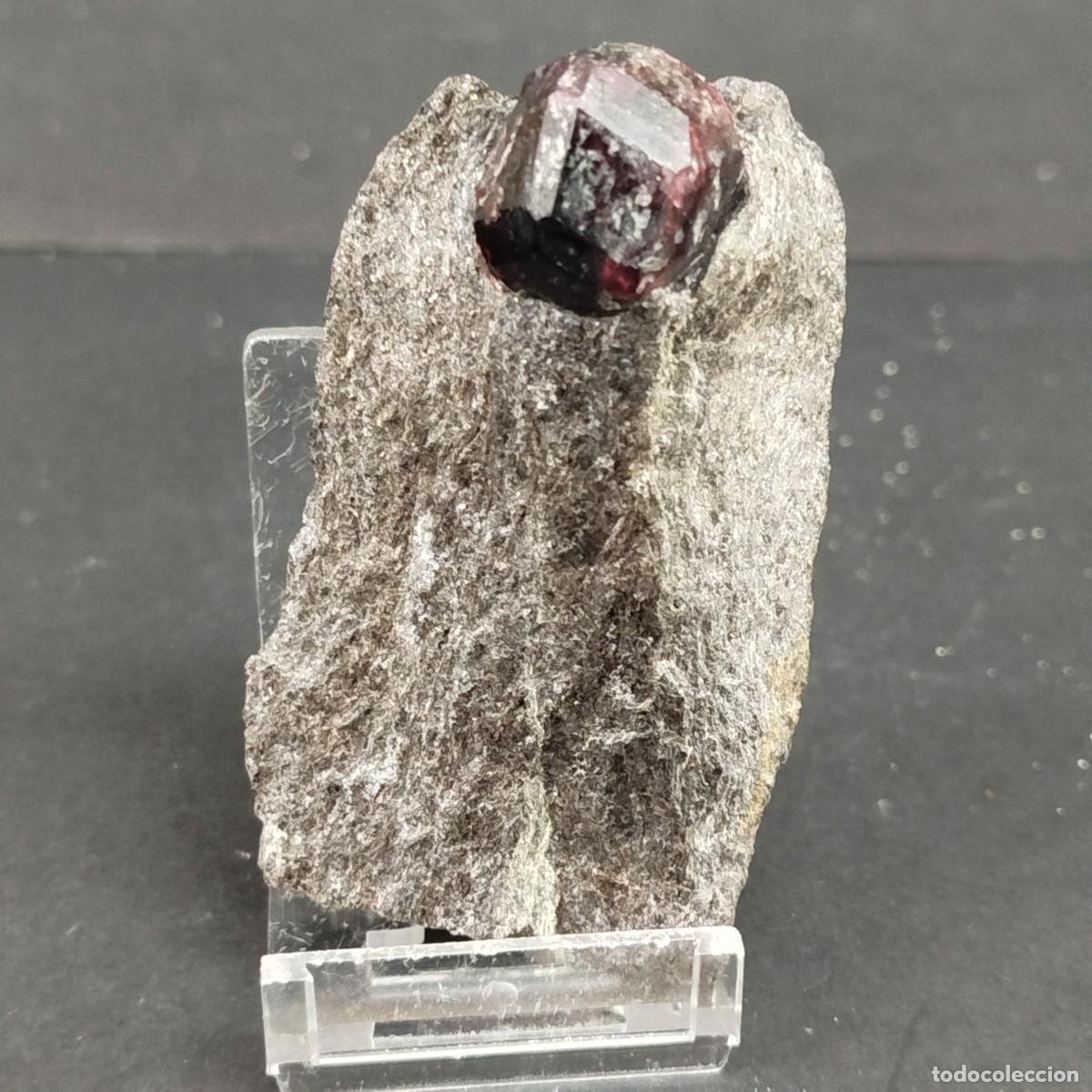 Coleccionismo de minerales: GRANATE ALMANDINO - Alaska
